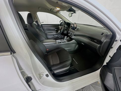 Used 2018 Chevrolet Equinox LT image 29