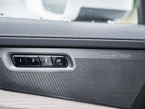 New 2026 Volvo XC90 B6 Ultra w/ Protection Package image 40