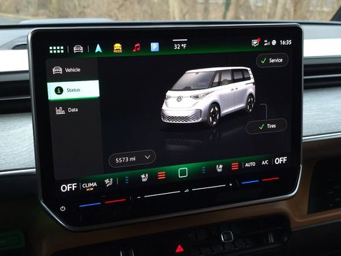 Used 2025 Volkswagen ID. Buzz Pro S image 33