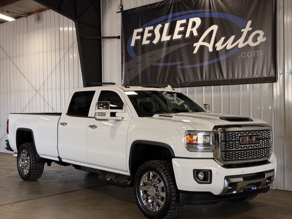Used 2018 GMC Sierra 3500 Denali w/ Duramax Plus Package AWD/4WD image 38