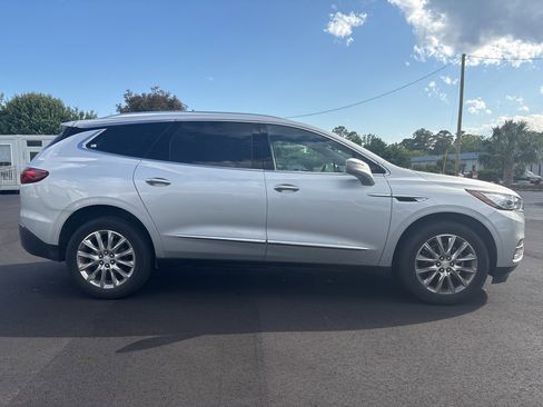 Used 2019 Buick Enclave Premium w/ Experience Buick Package image 6