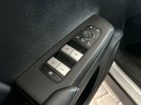 Used 2024 Mitsubishi Outlander SE FWD image 11