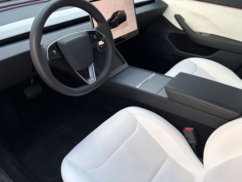 Used 2024 Tesla Model 3 RWD image 9