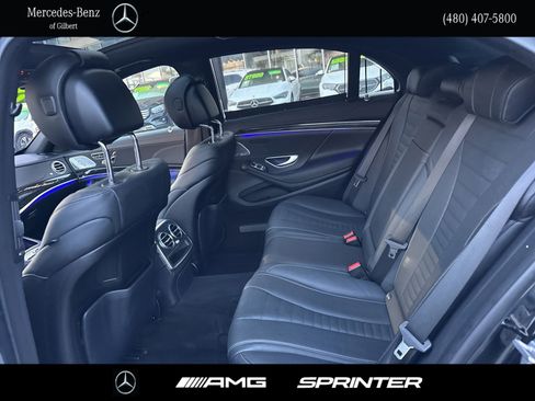 Used 2019 Mercedes-Benz S 560 Sedan image 19