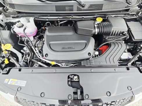 New 2026 Chrysler Pacifica Limited w/ S Appearance Package FWD image 10