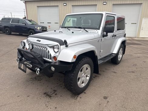 Used 2012 Jeep Wrangler Sahara w/ Dual Top Group image 7