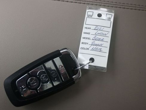 Used 2021 Lincoln Corsair Reserve w/ Equipment Group 201A image 24