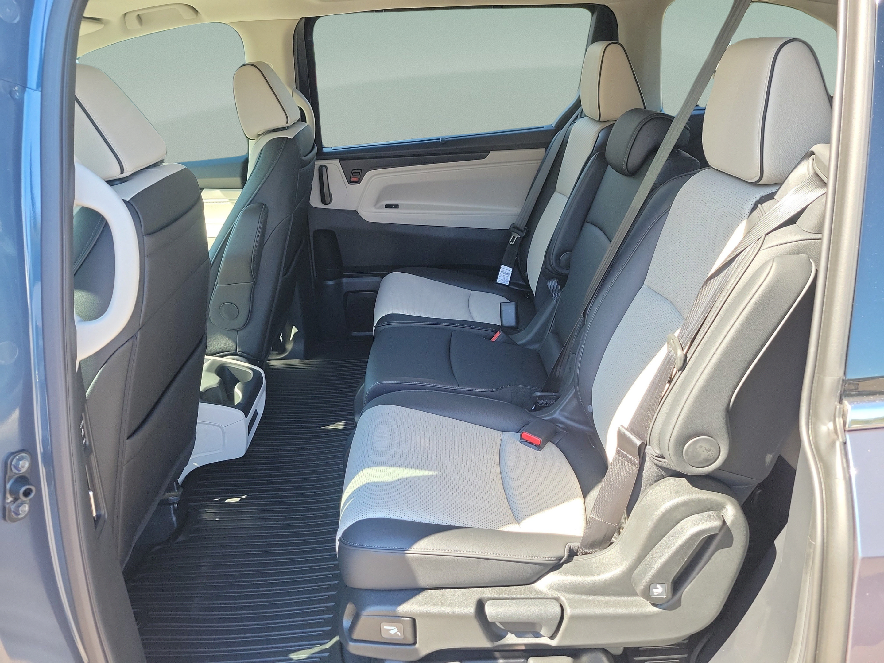 New 2027 Honda Odyssey Elite image 9