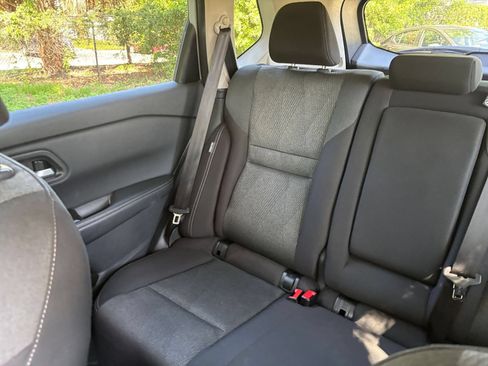 Used 2025 Nissan Rogue SV AWD/4WD image 40