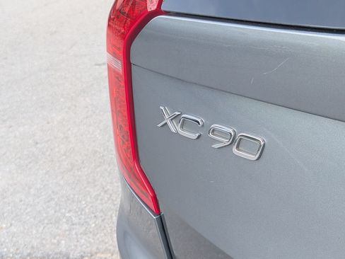Used 2018 Volvo XC90 T6 Momentum w/ Convenience Package AWD/4WD image 24