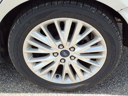 Used 2016 Ford Focus Titanium w/ Titanium Technology Package FWD image 7