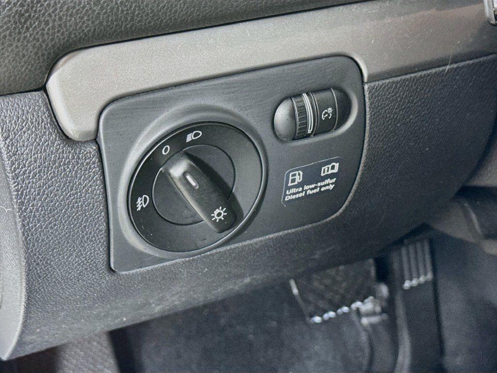 Used 2013 Volkswagen Golf TDI FWD image 10