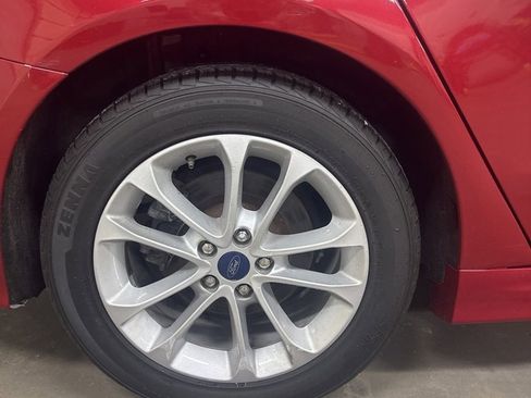 Used 2020 Ford Fusion SE image 11