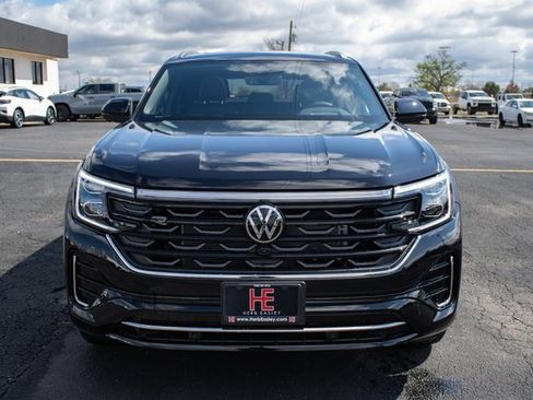 Used 2024 Volkswagen Atlas Cross Sport SEL Premium R-Line image 2