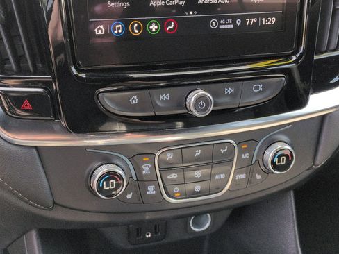 Used 2023 Chevrolet Traverse LT image 21