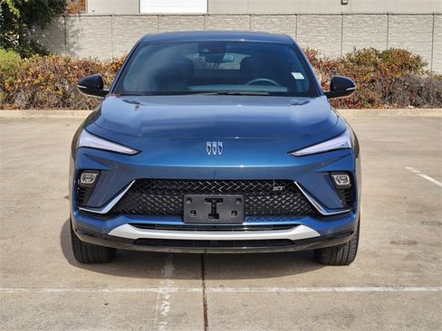 Used 2024 Buick Envista Sport Touring w/ Experience Buick Package image 2