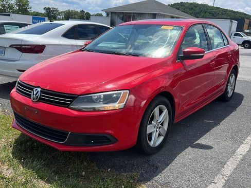 Used 2013 Volkswagen Jetta TDI FWD image 1