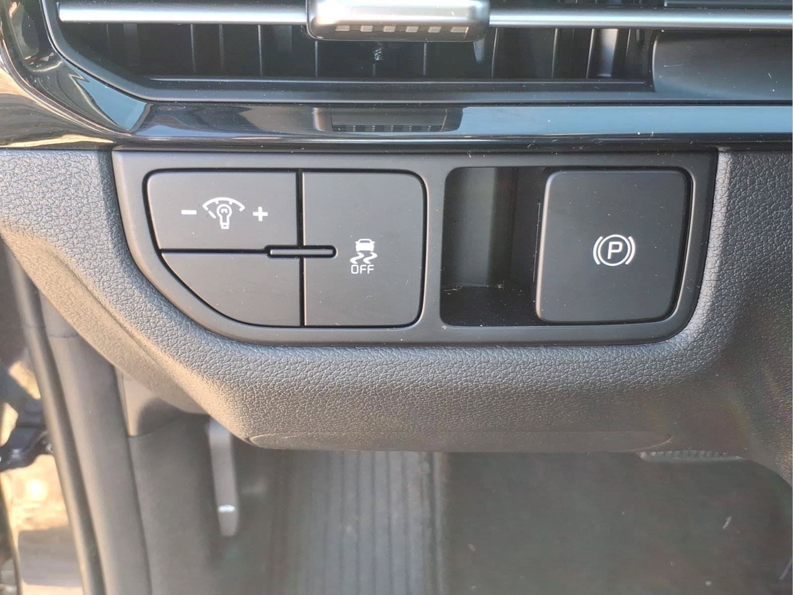 Used 2026 Kia Sportage LX FWD image 18