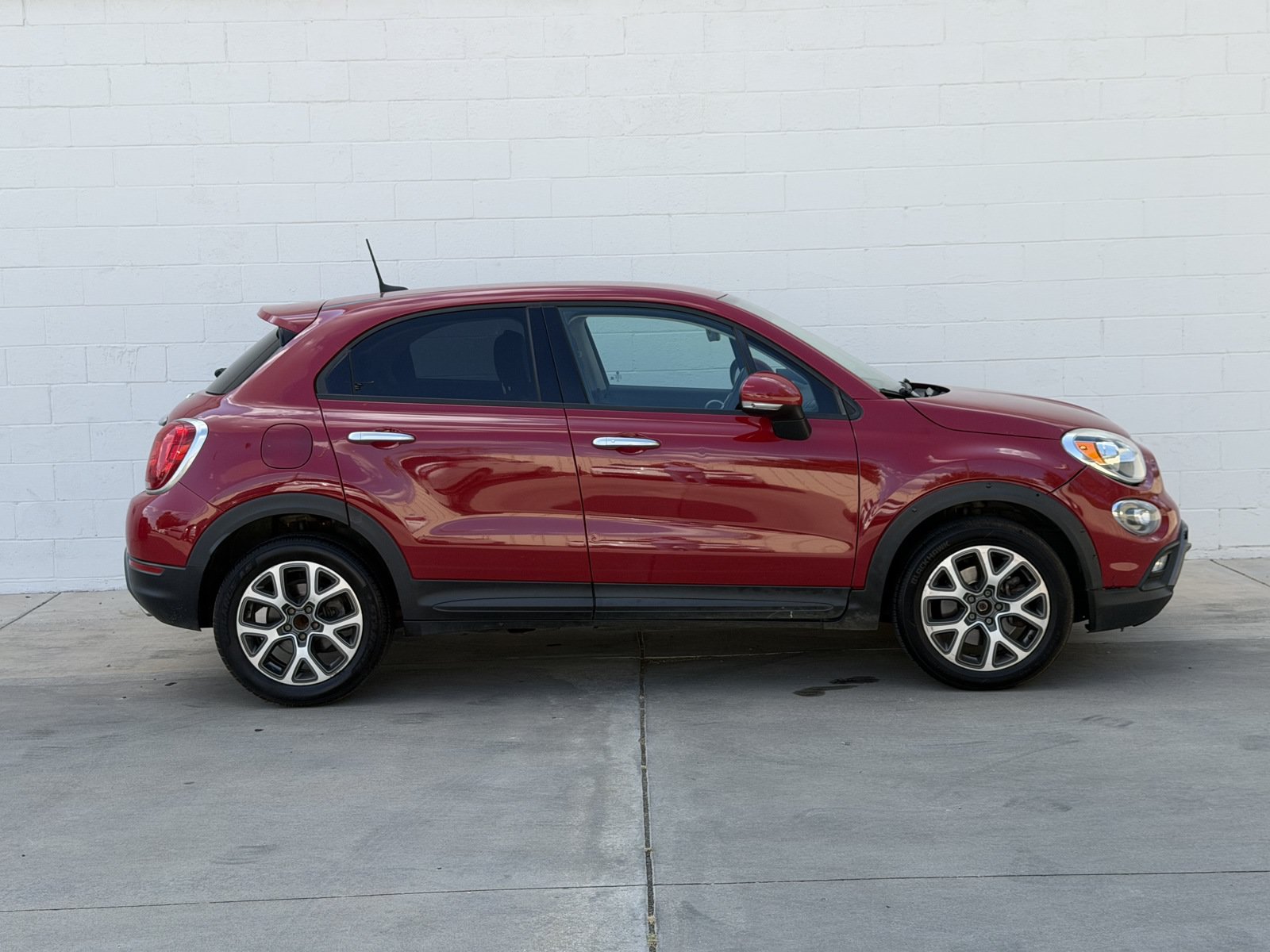 Used 2018 FIAT 500X Trekking w/ Cold Weather Package FWD image 4