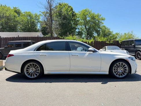 Used 2022 Mercedes-Benz S 580 4MATIC Sedan w/ AMG Line Package image 5