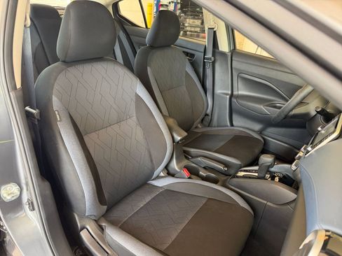 Used 2025 Nissan Versa SV FWD image 31