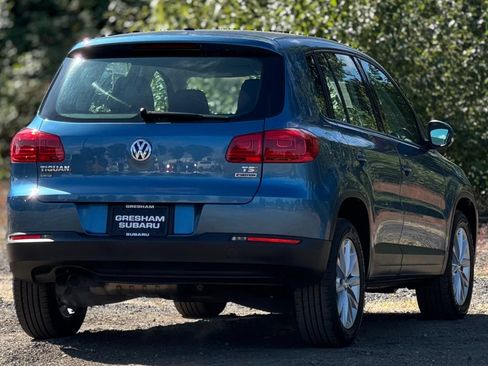 Used 2017 Volkswagen Tiguan Limited w/ Alloy Wheels Package AWD/4WD image 7