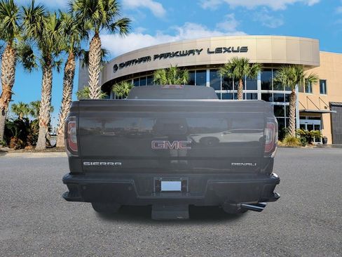 Used 2018 GMC Sierra 1500 Denali w/ Denali Ultimate Package AWD/4WD image 7