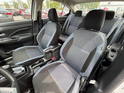 Used 2025 Nissan Versa SV FWD image 31