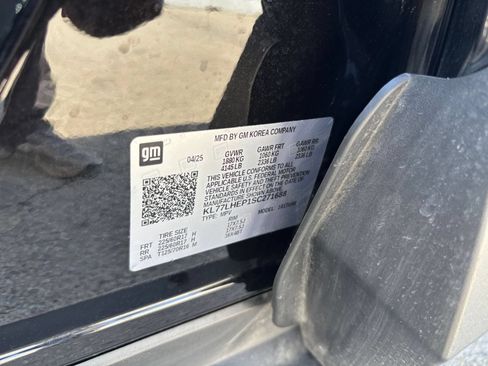 Used 2025 Chevrolet Trax LT w/ LT Convenience Package FWD image 27