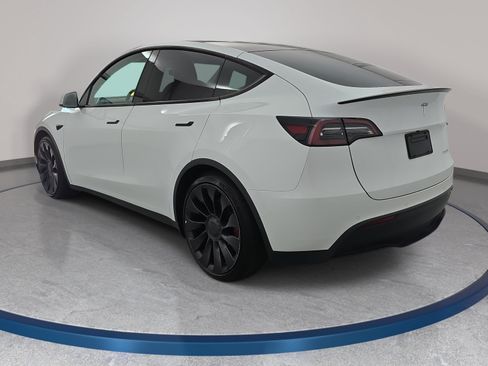 Used 2022 Tesla Model Y Performance AWD/4WD image 7