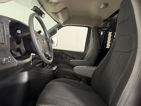 Used 2024 GMC Savana 2500 w/ Driver Convenience Package image 20