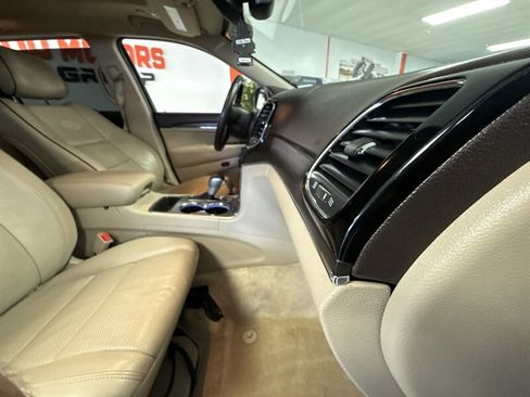 Used 2019 Jeep Grand Cherokee Overland RWD image 21
