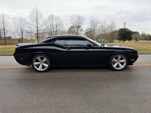 Used 2010 Dodge Challenger SRT8 RWD image 10