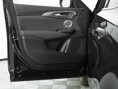 New 2025 Alfa Romeo Tonale w/ Premium Package image 20