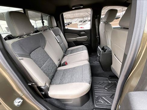 Used 2024 Chevrolet Colorado ZR2 w/ Technology Package image 18