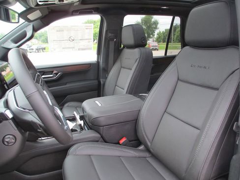 New 2026 GMC Yukon Denali w/ Sun & Power Step Package AWD/4WD image 11