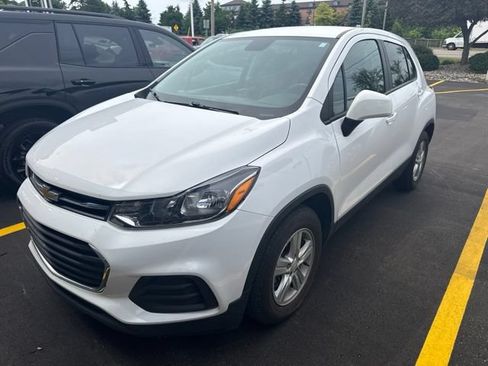 Used 2019 Chevrolet Trax LS w/ Tint and Cruise Package FWD image 1