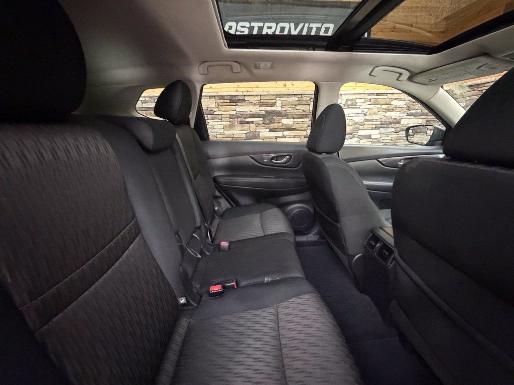 Used 2017 Nissan Rogue SV AWD/4WD image 47