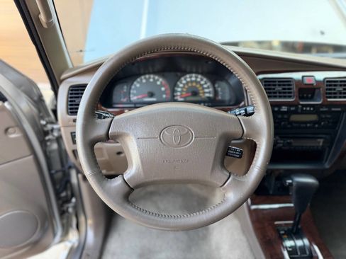 Used 2001 Toyota 4Runner Limited image 13