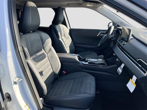 New 2026 Mitsubishi Outlander Trail Edition image 29