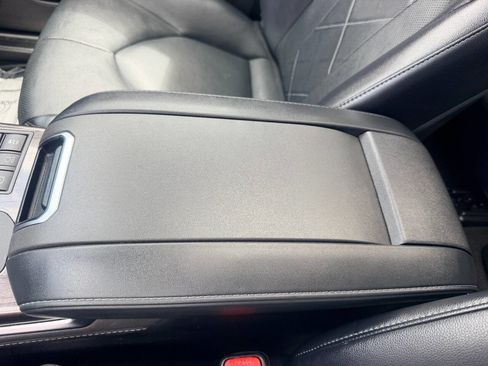 Used 2023 Toyota Highlander Platinum FWD image 53