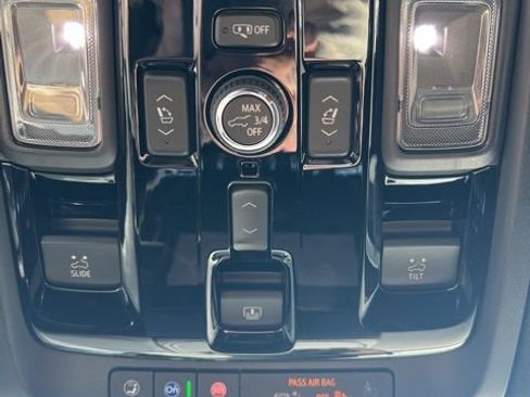 Used 2026 GMC Yukon XL Denali w/ Denali Reserve Package image 23