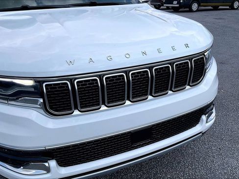 Used 2024 Jeep Wagoneer Series II w/ Flexible Seating Group RWD image 29