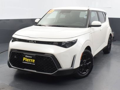 Used 2023 Kia Soul LX w/ LX Technology Package