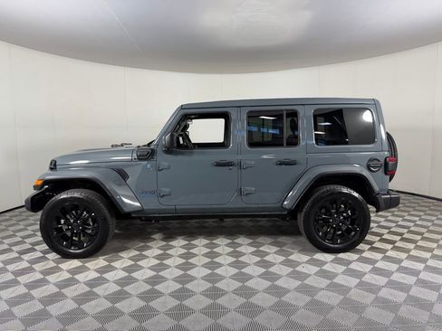 Certified 2025 Jeep Wrangler Sahara 4xe w/ Safety Group image 9