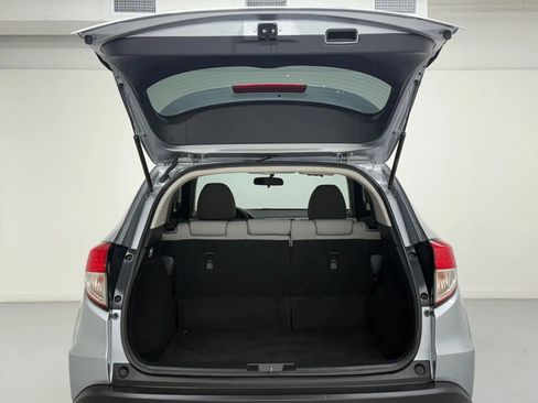 Used 2019 Honda HR-V LX image 35