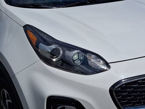 Used 2020 Kia Sportage LX AWD/4WD image 9