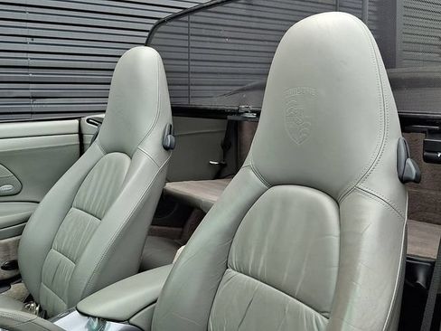 Used 2004 Porsche 911 Carrera 4S AWD/4WD image 5