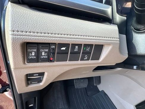 Used 2018 Honda Odyssey EX-L image 22