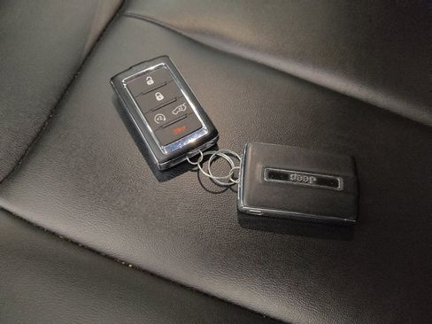 Used 2023 Jeep Grand Cherokee Limited AWD/4WD image 32
